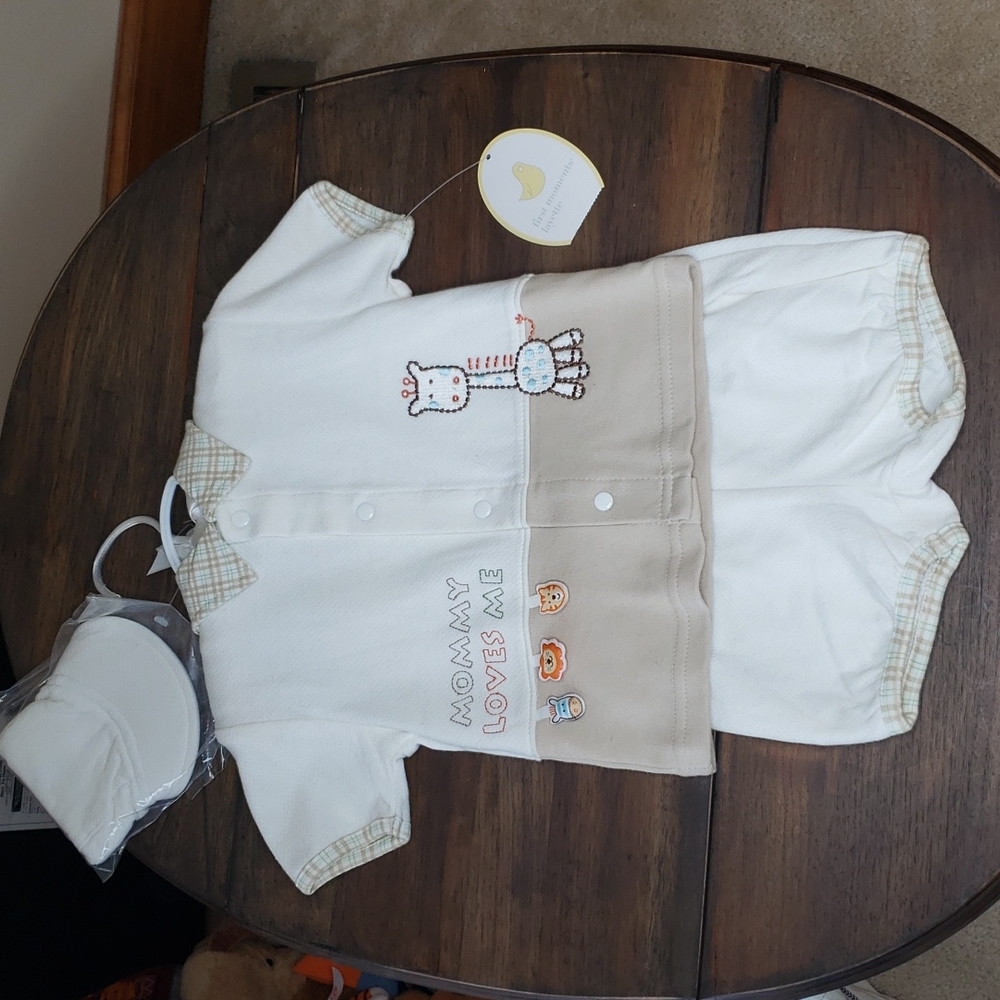 First Moments NWT Giraffe Embroidered Layette 2 Piece Coordinated Set Outfit